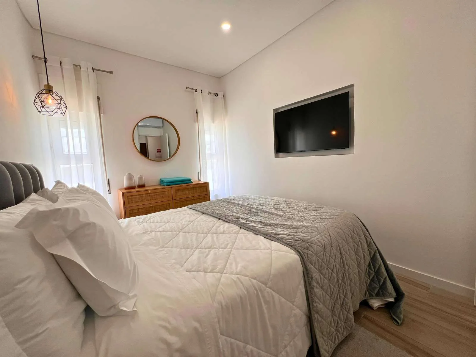 Timeless Beach V — interior 10